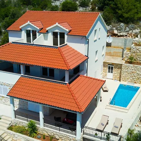 Villa Julija By Guide *