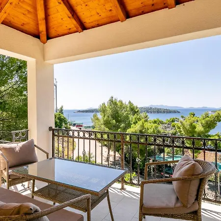 Villa Julija By Guide